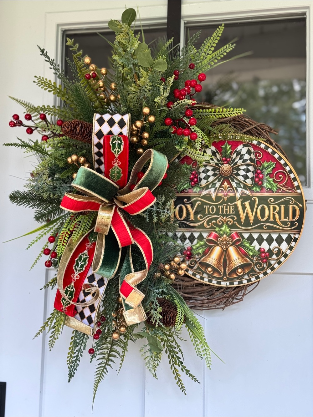 Harlequin Joy to the World Wreath - Picture 7 of 8